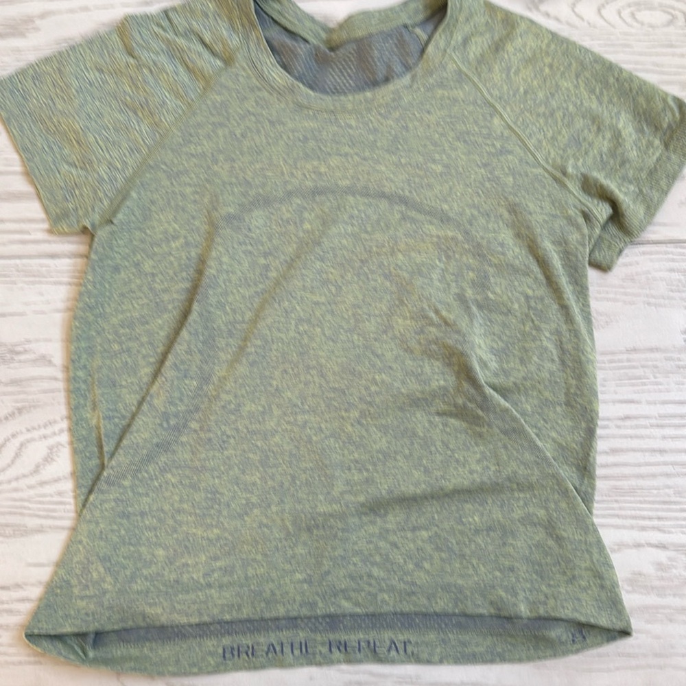 Green lululemon swiftly race length top size 8